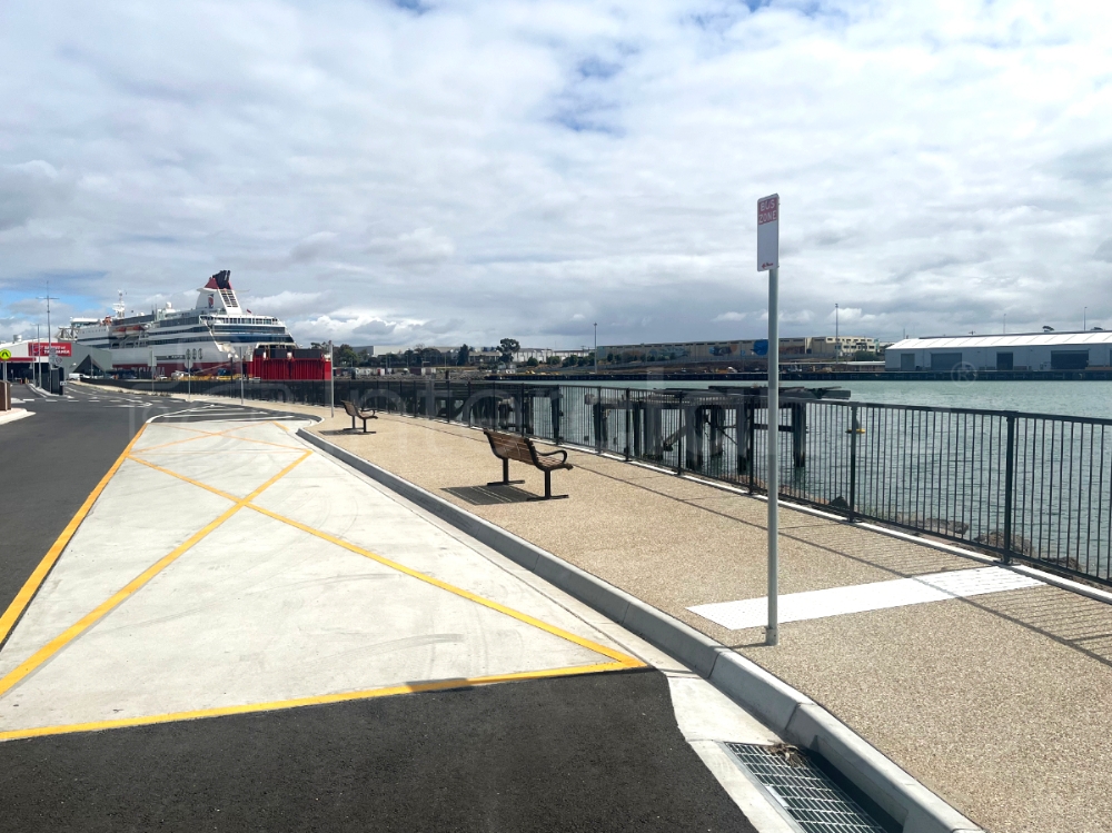 Interclamp Pedestrian powder coated barriers installed at the Port of Geelong